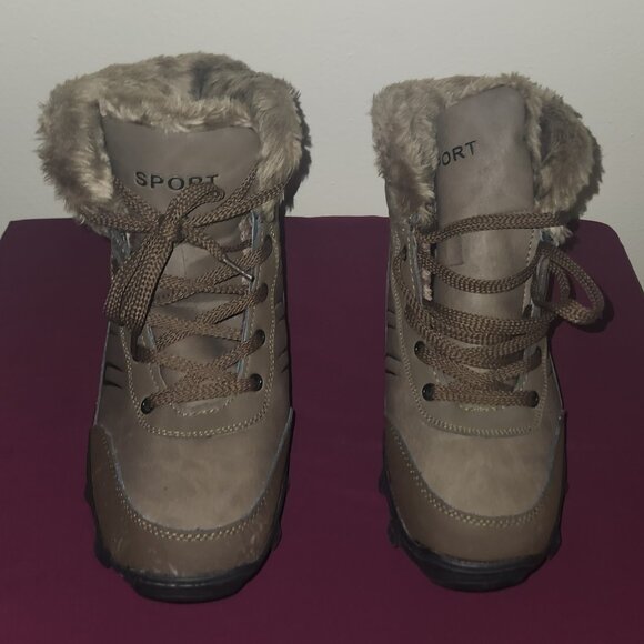 Men Sport Winter Boots Excellent Condition Faux Fur Lining Size 12/EU 45 - Picture 1 of 8